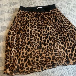 XL Lularoe leopard print Lola skirt!